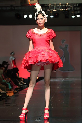 Jazz Pasay Angsa Merah. Jakarta Fashion & Food Festival 2011 at Ballroom Hotel Harris. Kelapa Gading. Jakarta. [Foto: Mohammad Abduh/Wolipop]