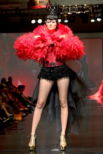 Jazz Pasay Angsa Merah. Jakarta Fashion & Food Festival 2011 at Ballroom Hotel Harris. Kelapa Gading. Jakarta. [Foto: Mohammad Abduh/Wolipop]