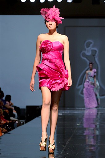 Grace Fenny Rustic Interlude. Jakarta Fashion & Food Festival 2011 at Ballroom Hotel Harris. Kelapa Gading. Jakarta. [Foto: Mohammad Abduh/Wolipop]