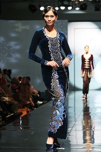 Poppy Karim The Acculturation In Glam. Jakarta Fashion & Food Festival 2011 at Ballroom Hotel Harris. Kelapa Gading. Jakarta. [Foto: Mohammad Abduh/Wolipop]