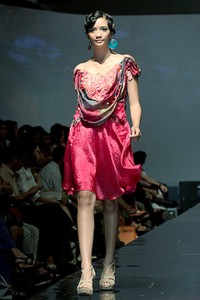 Melia Wijaya Earthquake. Jakarta Fashion & Food Festival 2011 at Ballroom Hotel Harris. Kelapa Gading. Jakarta. [Photo: Mohammad Abduh/Wolipop]