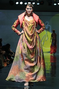 Melia Wijaya Earthquake. Jakarta Fashion & Food Festival 2011 at Ballroom Hotel Harris. Kelapa Gading. Jakarta. [Photo: Mohammad Abduh/Wolipop]