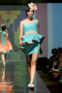 Junie Kwanda. Jakarta Fashion & Food Festival 2011 at Ballroom Hotel Harris. Kelapa Gading. Jakarta. [Foto: Mohammad Abduh/Wolipop]