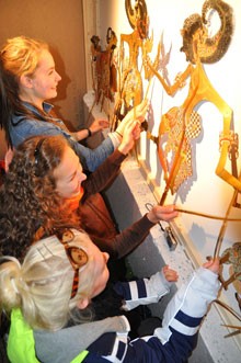 Anak-anak Sedunia Main Wayang Kulit di Norwegia