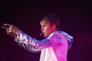 Justin Bieber Berbisnis dengan Keluarga Kate Middleton