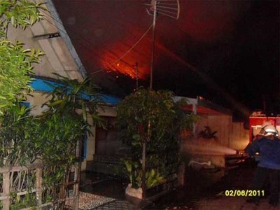 Tiga Rumah di Surabaya Terbakar
