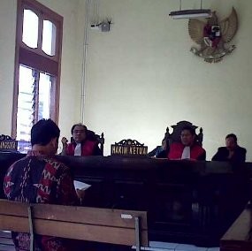 Bantah Terima Suap, Kompol Iwan Minta Dibebaskan