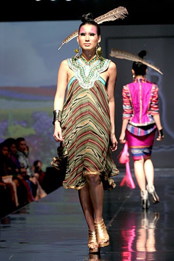 Defrico Audy Rhythm of Tribalism. Jakarta Fashion & Food Festival 2011 at Ballroom Hotel Haris. Kelapa GAding. Jakarta. [Foto: Mohammad Abduh/Wolipop]