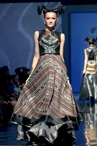 Defrico Audy Rhythm of Tribalism. Jakarta Fashion & Food Festival 2011 at Ballroom Hotel Haris. Kelapa GAding. Jakarta. [Foto: Mohammad Abduh/Wolipop]