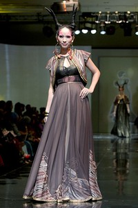 Defrico Audy Rhythm of Tribalism. Jakarta Fashion & Food Festival 2011 at Ballroom Hotel Haris. Kelapa GAding. Jakarta. [Foto: Mohammad Abduh/Wolipop]