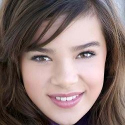 Adegan Seksi Hailee Steinfeld di Romeo and Juliet