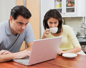 6 Tips Agar Facebook Tak Merusak Pernikahan Anda