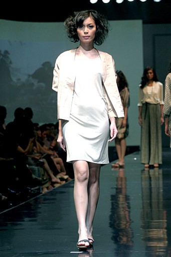 Anastasia Iwo Jiwa. Jakarta Fashion & Food Festival 2011 at Ballroom Hotel Harris. Kelapa Gading. Jakarta. [Foto: Mohammad Abduh/Wolipop]