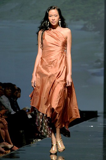 Dewi Syifa The Cradle of Civilization. Jakarta Fashion & Food Festival 2011. Hotel Harris. Kelapa Gading. Jakarta. [Foto: Mohammad Abduh/Wolipop]