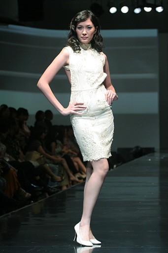 Anar Dani Elegant Twist. Jakarta Fashion & Food Festival 2011 at Ballroom Hotel Harris. Kelapa Gading. Jakarta. [Foto: Mohammad Abduh/Wolipop]