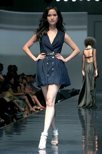 Anar Dani Elegant Twist. Jakarta Fashion & Food Festival 2011 at Ballroom Hotel Harris. Kelapa Gading. Jakarta. [Foto: Mohammad Abduh/Wolipop]