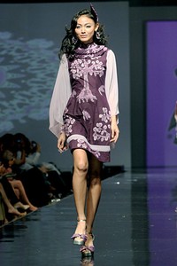 Dana Rahardja Simply Pleated. Jakarta Fashion & Food Festival 2011 at Ballroom Hotel Harris. Kelapa Gading. Jakarta. [Foto: Mohammad Abduh/Wolipop]