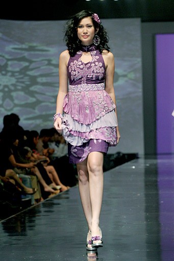 Dana Rahardja Simply Pleated. Jakarta Fashion & Food Festival 2011 at Ballroom Hotel Harris. Kelapa Gading. Jakarta. [Foto: Mohammad Abduh/Wolipop]