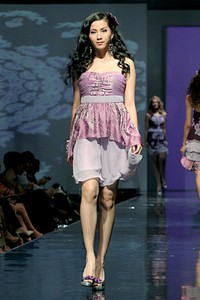 Dana Rahardja Simply Pleated. Jakarta Fashion & Food Festival 2011 at Ballroom Hotel Harris. Kelapa Gading. Jakarta. [Foto: Mohammad Abduh/Wolipop]