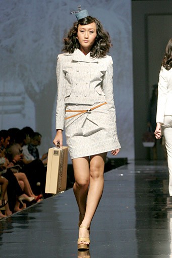 Lisa Reza The Duchess Story. Jakarta Fashion & Food Festival 2011 at Ballroom Hotel Harris. Kelapa Gading. Jakarta. [Foto: Mohammad Abduh/Wolipop]