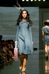 Lisa Reza The Duchess Story. Jakarta Fashion & Food Festival 2011 at Ballroom Hotel Harris. Kelapa Gading. Jakarta. [Foto: Mohammad Abduh/Wolipop]