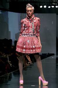 Taruna K.Kusmayadi Fastlane. Jakarta Fashion & Food Festival 2011 at Ballroom Hotel Harris. Kelapa Gading. Jakarta. [Foto: Mohammad Abduh/Wolipop]