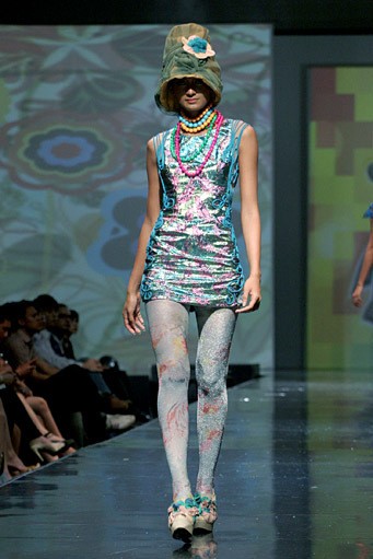 Lenny Agustin Intoxicating Blossom. Jakarta Fashion & Food Festival 2011 at harris Hotel. Kelapa Gading. Jakarta. [Foto: Mohammad Abduh/Wolipop]