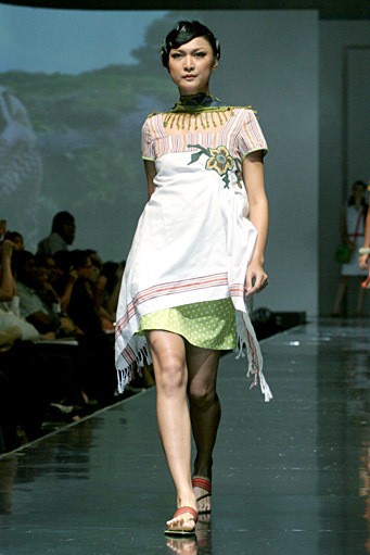 Dina Midiani Simply Irresistible of Tapanuli. Jakarta Fashion & Food Festival 2011 at Ballroom Hotel Harris. Kelapa Gading. Jakarta. [Foto: Mohammad Abduh/Wolipop]