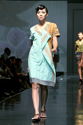 Dina Midiani Simply Irresistible of Tapanuli. Jakarta Fashion & Food Festival 2011 at Ballroom Hotel Harris. Kelapa Gading. Jakarta. [Foto: Mohammad Abduh/Wolipop]