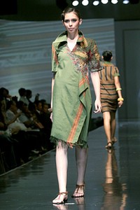 Dina Midiani Simply Irresistible of Tapanuli. Jakarta Fashion & Food Festival 2011 at Ballroom Hotel Harris. Kelapa Gading. Jakarta. [Foto: Mohammad Abduh/Wolipop]