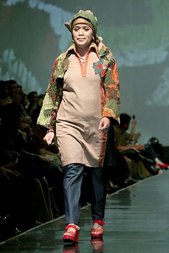 Dina Midiani Simply Irresistible of Tapanuli. Jakarta Fashion & Food Festival 2011 at Ballroom Hotel Harris. Kelapa Gading. Jakarta. [Foto: Mohammad Abduh/Wolipop]