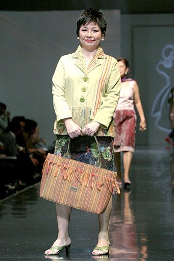 Dina Midiani Simply Irresistible of Tapanuli. Jakarta Fashion & Food Festival 2011 at Ballroom Hotel Harris. Kelapa Gading. Jakarta. [Foto: Mohammad Abduh/Wolipop]