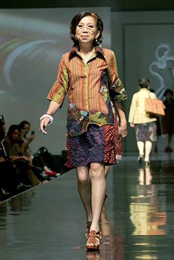 Dina Midiani Simply Irresistible of Tapanuli. Jakarta Fashion & Food Festival 2011 at Ballroom Hotel Harris. Kelapa Gading. Jakarta. [Foto: Mohammad Abduh/Wolipop]