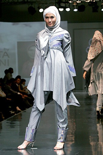 Nerissa by Nieta Hidayani. Jakarta Fashion & Food Festival 2011. Ballroom Hotel Harris. Kelapa Gading. Jakarta. [Foto: Mohammad Abduh/Wolipop]