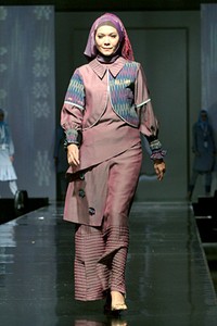 Nerissa by Nieta Hidayani. Jakarta Fashion & Food Festival 2011. Ballroom Hotel Harris. Kelapa Gading. Jakarta. [Foto: Mohammad Abduh/Wolipop]