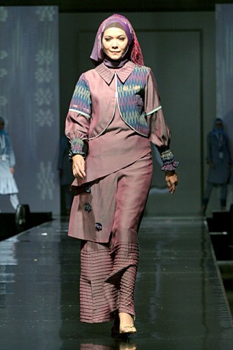 Nerissa by Nieta Hidayani. Jakarta Fashion & Food Festival 2011. Ballroom Hotel Harris. Kelapa Gading. Jakarta. [Foto: Mohammad Abduh/Wolipop]