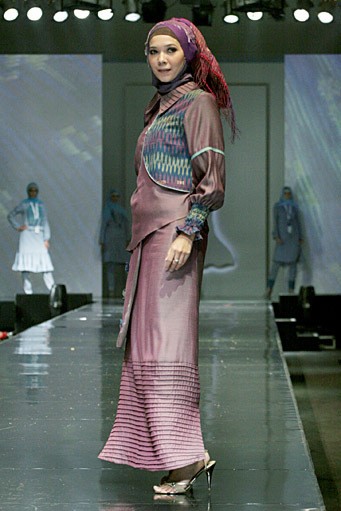 Nerissa by Nieta Hidayani. Jakarta Fashion & Food Festival 2011. Ballroom Hotel Harris. Kelapa Gading. Jakarta. [Foto: Mohammad Abduh/Wolipop]