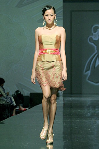 Handy Hartono Unforgetable H2. Jakarta Fashion & Food Festival 2011 at Ballroom Hotel Harris. Kelapa GAding. Jakarta. [Foto: Mohammad Abduh/Wolipop]