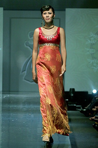 Handy Hartono Unforgetable H2. Jakarta Fashion & Food Festival 2011 at Ballroom Hotel Harris. Kelapa GAding. Jakarta. [Foto: Mohammad Abduh/Wolipop]