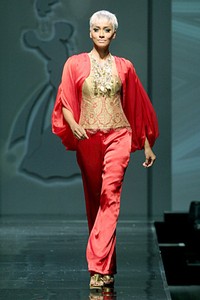 Handy Hartono Unforgetable H2. Jakarta Fashion & Food Festival 2011 at Ballroom Hotel Harris. Kelapa GAding. Jakarta. [Foto: Mohammad Abduh/Wolipop]