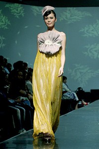 Handy Hartono Unforgetable H2. Jakarta Fashion & Food Festival 2011 at Ballroom Hotel Harris. Kelapa GAding. Jakarta. [Foto: Mohammad Abduh/Wolipop]