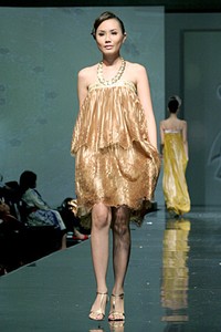 Handy Hartono Unforgetable H2. Jakarta Fashion & Food Festival 2011 at Ballroom Hotel Harris. Kelapa GAding. Jakarta. [Foto: Mohammad Abduh/Wolipop]