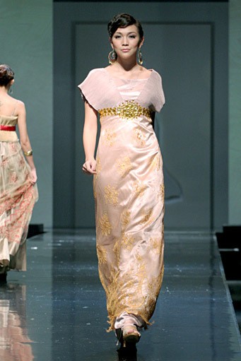 Handy Hartono Unforgetable H2. Jakarta Fashion & Food Festival 2011 at Ballroom Hotel Harris. Kelapa GAding. Jakarta. [Foto: Mohammad Abduh/Wolipop]