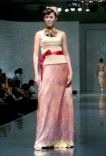 Handy Hartono Unforgetable H2. Jakarta Fashion & Food Festival 2011 at Ballroom Hotel Harris. Kelapa GAding. Jakarta. [Foto: Mohammad Abduh/Wolipop]