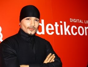 Kerja Keras, Romy Rafael Dapat Toyota Harrier