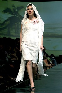 Musa Widyatmodjo The Luric [She] ll. Jakarta Fashion & Food Festival 2011 at Ballroom Hotel Harris. Kelapa Gading. Jakarta. [Foto: Mohammad Abduh/Wolipop]