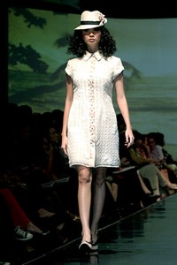 Musa Widyatmodjo The Luric [She] ll. Jakarta Fashion & Food Festival 2011 at Ballroom Hotel Harris. Kelapa Gading. Jakarta. [Foto: Mohammad Abduh/Wolipop]