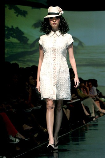 Musa Widyatmodjo The Luric [She] ll. Jakarta Fashion & Food Festival 2011 at Ballroom Hotel Harris. Kelapa Gading. Jakarta. [Foto: Mohammad Abduh/Wolipop]