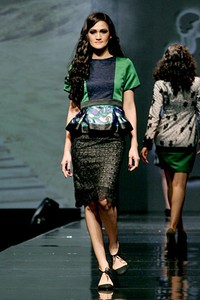 Musa Widyatmodjo The Luric [She] ll. Jakarta Fashion & Food Festival 2011 at Ballroom Hotel Harris. Kelapa Gading. Jakarta. [Foto: Mohammad Abduh/Wolipop]