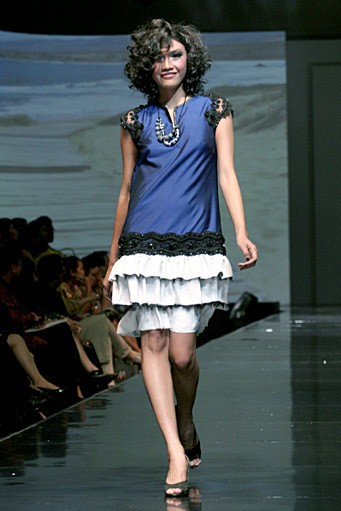 Musa Widyatmodjo The Luric [She] ll. Jakarta Fashion & Food Festival 2011 at Ballroom Hotel Harris. Kelapa Gading. Jakarta. [Foto: Mohammad Abduh/Wolipop]